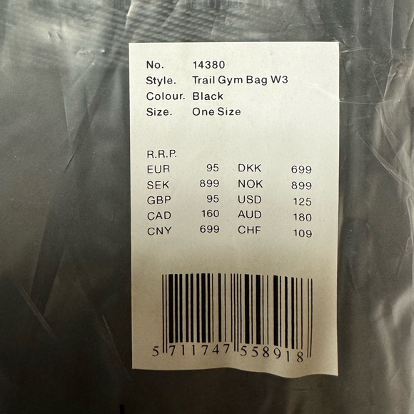 NWT RAINS Trail Gym Bag in Black - Picture 8 of 8